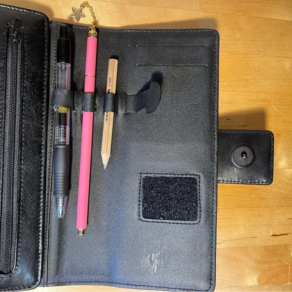 Time Manager Original 6 Rings Trifold personal size black gloss leather